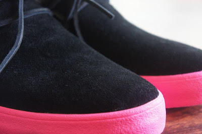 SUPRA（スープラ）CUBAN1..5 BLACK FLOURESCENT PINKのアッパー素材はスエード