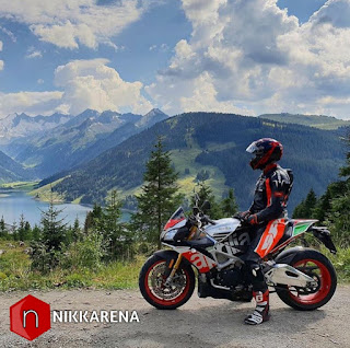 IN PLEASANCE OF NATURE APRILIA TUONO V4 1100 RR