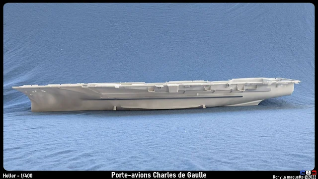 Montage de la maquette du Charles de gaulle d'Heller au 1/400.