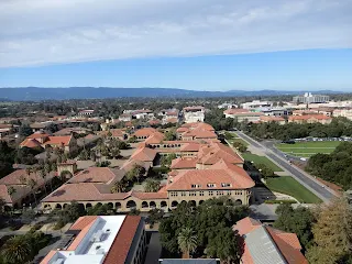 スタンフォード大学のHoover Towerから見下ろすキャンパス