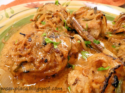 Chicken Breasts Baked with Green Chilies and Onion