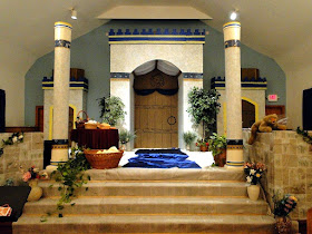 Babylon set...gate, white with blue trim