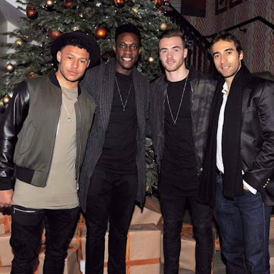 Photo: Arsenal Stars All Smiles in Christmas Snap