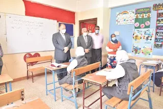 محافظ أسيوط يتفقد بعض لجان امتحانات الشهادة الإعدادية بمدارس حي شرق