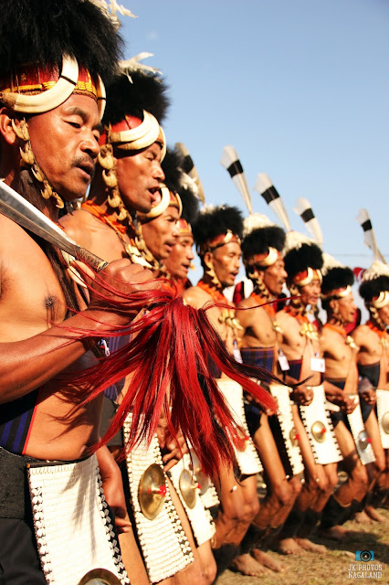 khiamniungan-naga-men-women-traditional-attire-costume