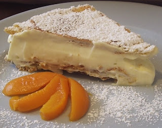 triangle of puff pastry and creme