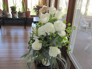 Blom by Doyle's, white roses, wedding arrangement, Boydstun Klingler wedding, lynchburg va