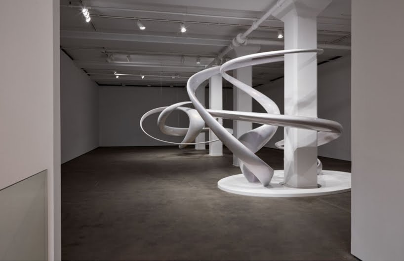 Invisible Dimension: La nueva instalación de esculturas de la artista japonesa Mariko Mori