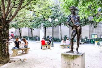 Paris : Carolina, une oeuvre de Marcello Tommasi - square Gabriel Pierné - VIème