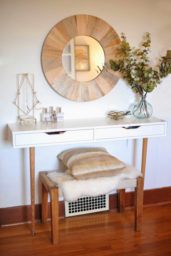 DIY Modern and Minimal Makeup Vanity Table