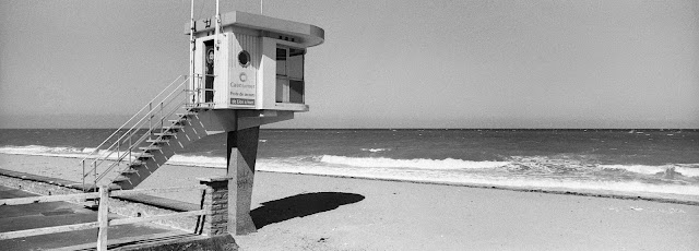 Le poste des maîtres nageurs de Lion sur Mer