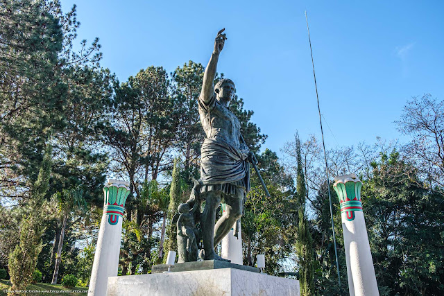 estátua de César Augusto