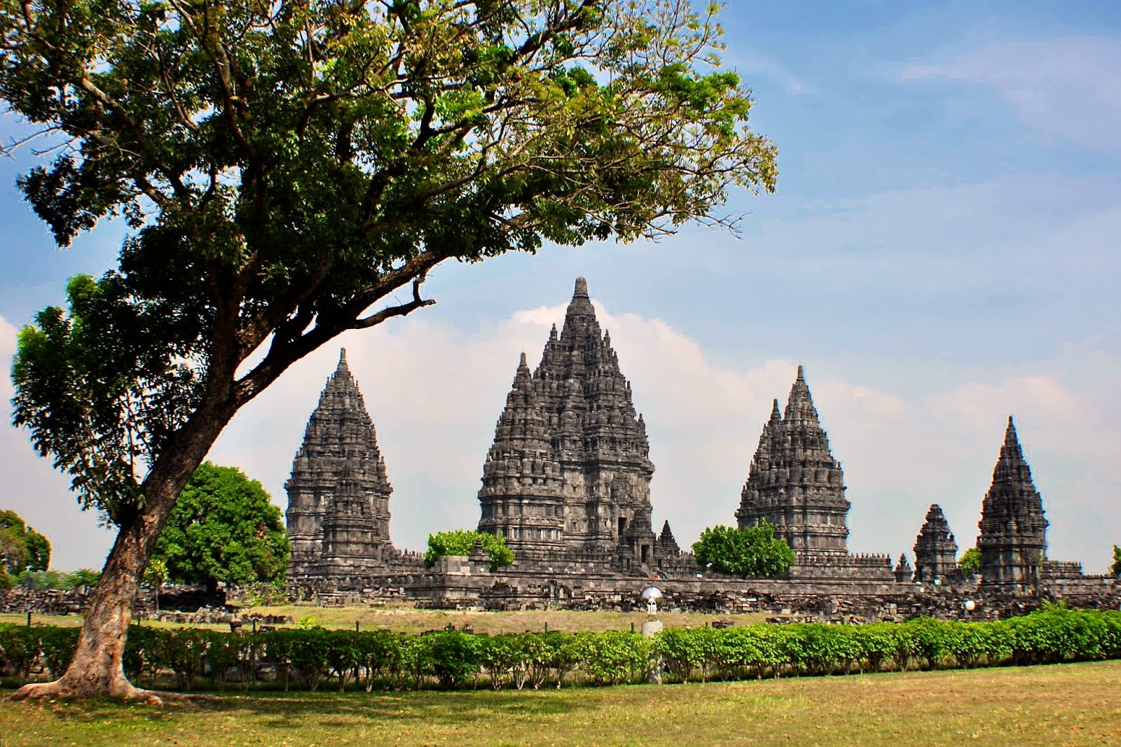 Download 65 Koleksi Gambar Gapura Candi Prambanan Paling Baru Gratis