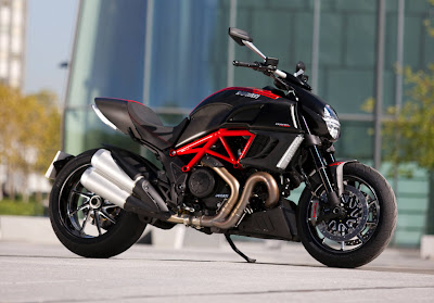 2011 Ducati Diavel Carbon Photos