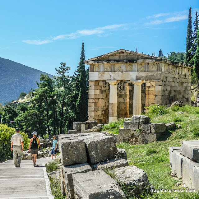 Tesouro dos Atenienses no Santuário de Delfos na Grécia