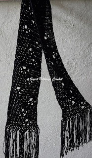 free crochet paws scarf pattern