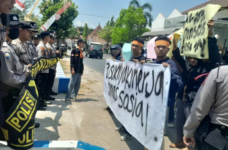 Aktivis Himpass Minta Kado Hari Jadi ke Bupati Sumenep: Pecat Kepala Dinsos P3A