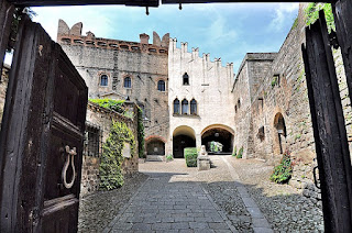 The Castello Monselice was painstakingly restored by Vittorio Cini in the 1930s