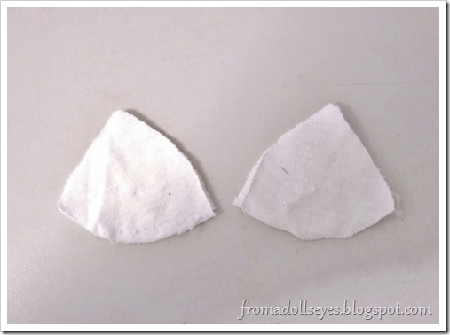 Making bras for bjds. Cut 4 triangle pieces, 2 for each cup. Making bras for bjds. Cut 4 triangle pieces, 2 for each cup.