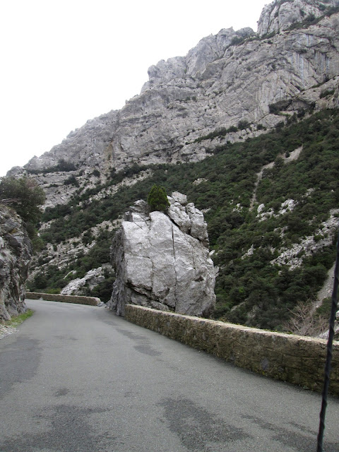 http://www.dangerousroads.org/europe/france/2111-gorges-de-galamus.html