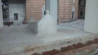 EBE GÜLBAHAR HATUN TÜRBESİ