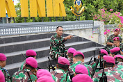 Prajurit Petarung Yonmarhanlan 1 Terima Jam Komandan