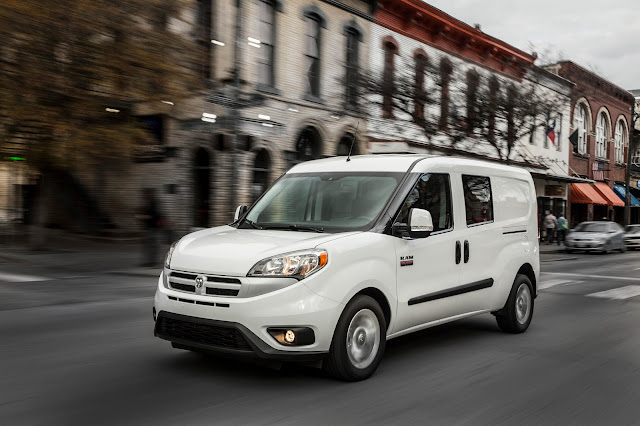 Front 3/4 view of 2015 Ram Promaster City Tradesman