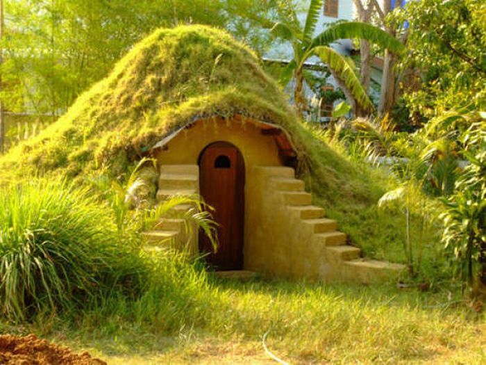 Real Hobbit House - InsaneTwist