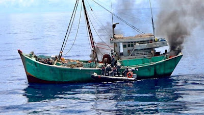   Kapal Pencuri Ikan Asal Vietnam  Ditangkap, 2 Ton Ikan Segar Diamankan