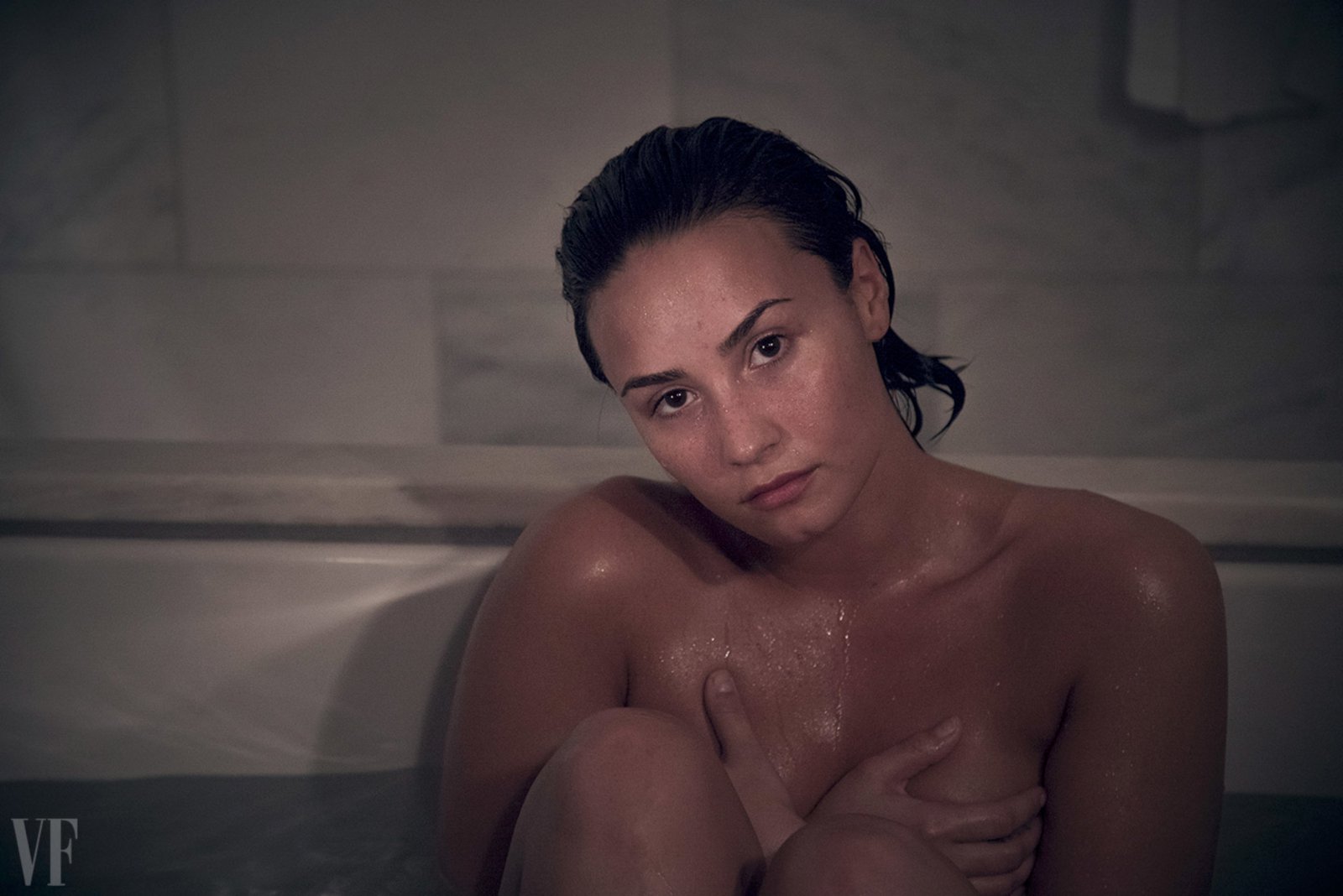 Demi Lovato naked Vanity Fair magazine October 2015 photo shoot