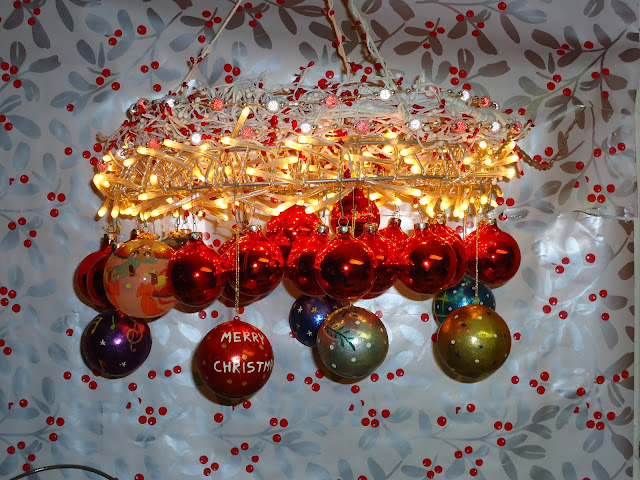 Glanza Christmas Wreath Chandelier