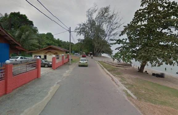 Chalet seraya pantai pengkalan balak tempat menarik