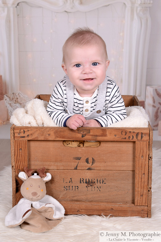 photographe bébé famille enfant shooting de noël vendée 85 la roche sur yon