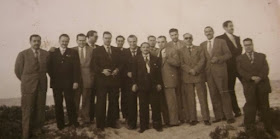 Estanislau Puig Ambrós junto con otros amigos ajedrecistas en los años 50