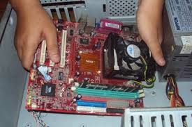 memasang motherboard