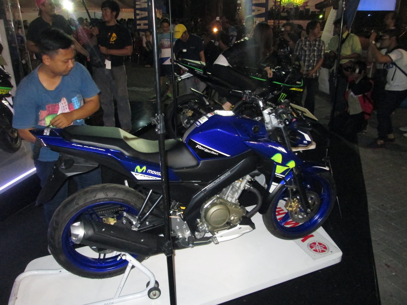 AUTOBLOG 11 Lebih Dekat Yamaha New Vixion Advance Berapa