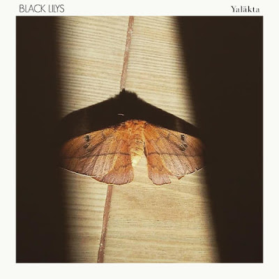 Black Lilys revient en beauté avec Yaläkta