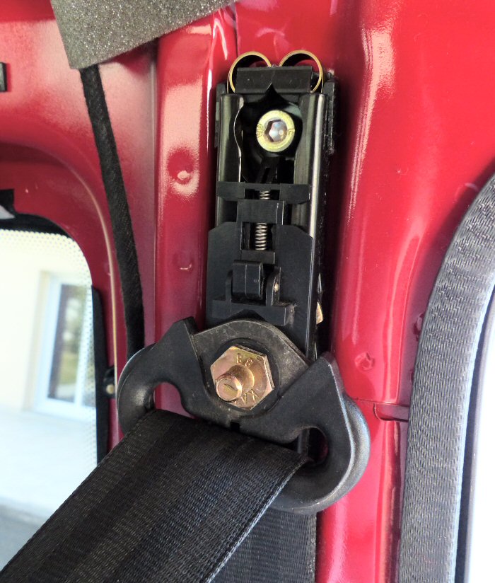 Système de réglage de la hauteur de la ceinture de sécurité conducteur