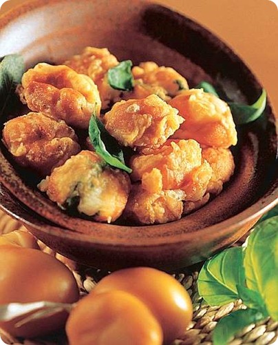 Bocconcini di scamorza e acciughe impanati Bocconcini di scamorza e acciughe impanati