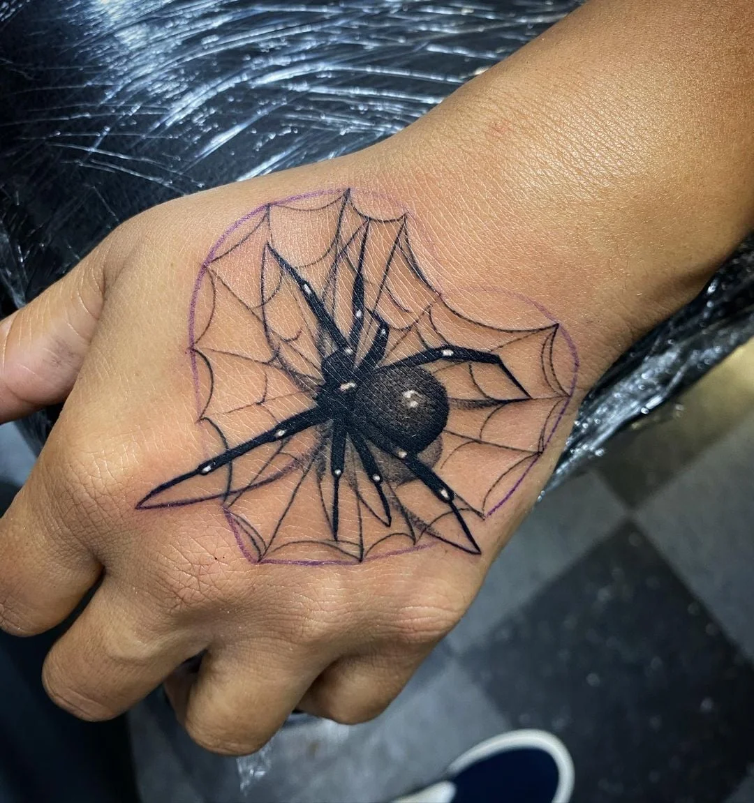 O que significa a tatuagem de aranha no mundo do crime?