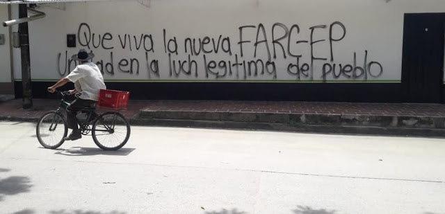 FRONTERA: Pintan grafitis de la guerrilla de Iván Márquez y Jesús Santrich en Arauca Colombia fronterizo con Venezuela.