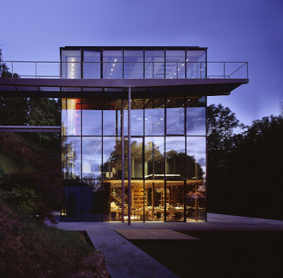 sustainable housing design. Modern Glass House Design