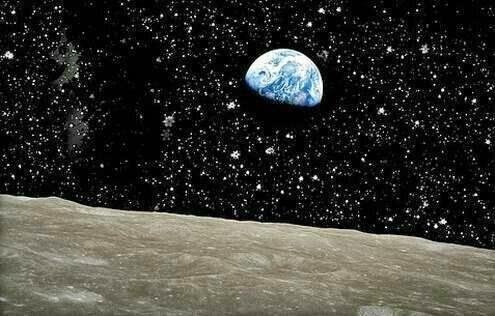 26 Pictures Will Make You Re-Evaluate Your Entire Existence - HERE’S YOU FROM THE MOON