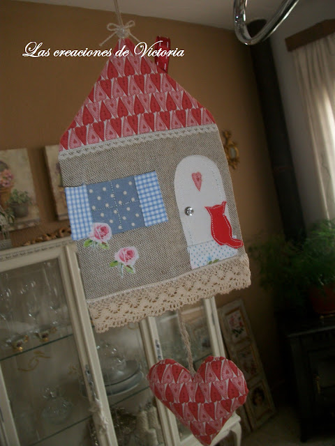 Las creaciones de Victoria. Patchwork. Casita colgador