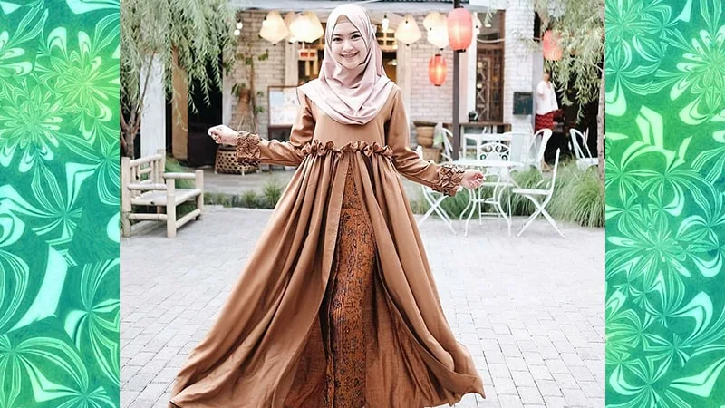Inspirasi Model Baju Gamis Batik Kombinasi Untuk Segala Acara - Model gamis batik variasi polos terbaru