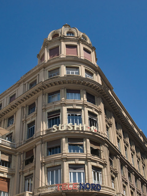 jiemve, le temps d'une pose, Italie, Gênes, Genova, façade, via XX settembre, piazza Raffaele de Ferrari, place Raffaele de Ferrari, fontaine