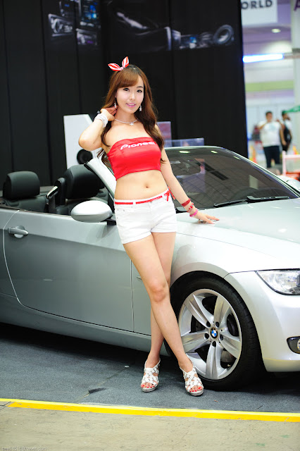 4 Heo Jung Hyun - Seoul Auto Salon 2012-Very cute asian girl - girlcute4u.blogspot.com