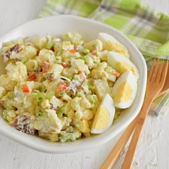 Receta para preparar ensalada americana de papas rojas