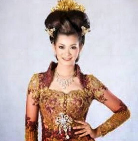  Model  rambut  untuk  kebaya  modern