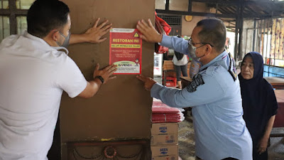 Sekarang Bapenda Kabupaten Tangerang Tempelkan Stiker Pengingat Bagi Penunggak Pajak